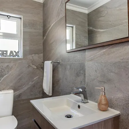 Casa Merrigan Албуфейра